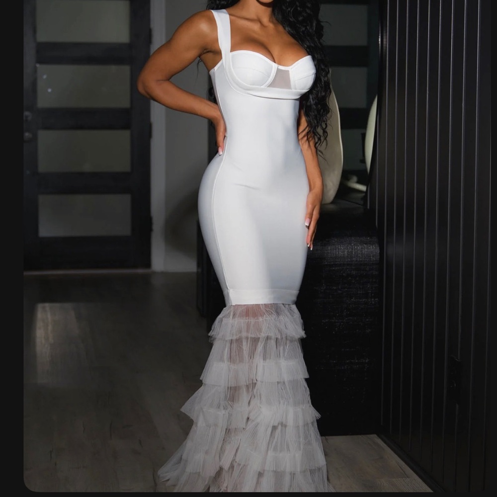 Beautiful white dress worn once